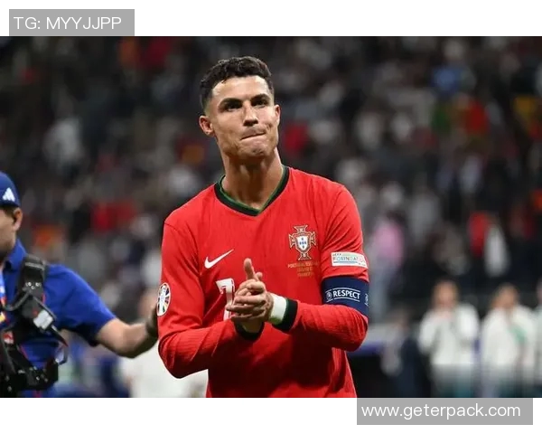 2025年现役足球球星实力排名盘点:谁是全球最强球员榜首 2025年现役足球球星实力排名盘点:谁是全球最强球员榜首