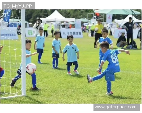 一群普通小孩如何逆袭成世界顶级足球球星的成长故事 一群普通小孩如何逆袭成世界顶级足球球星的成长故事