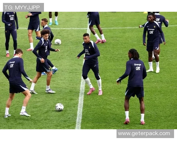 世界足球史上年纪最大的球员踢球纪录保持者是谁揭秘 世界足球史上年纪最大的球员踢球纪录保持者是谁揭秘