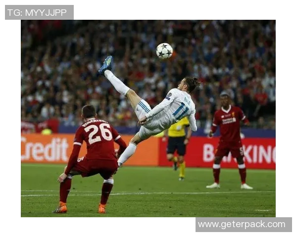 以足球大步流星的球星为核心揭示运动员如何在赛场上迅猛突破对手防线