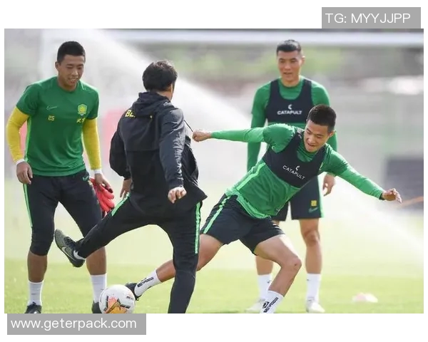 揭秘足球球星阿刁的真实身份到底是谁为何引发球迷热议 揭秘足球球星阿刁的真实身份到底是谁为何引发球迷热议