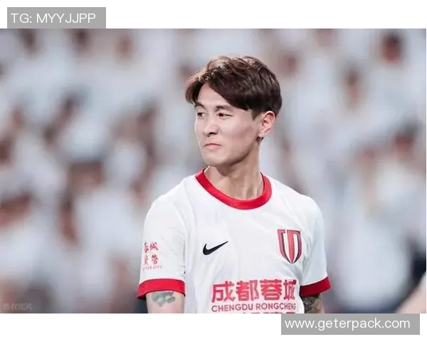 足球明星挑衅事件:赛场内外激烈冲突引发的争议与反思 足球明星挑衅事件:赛场内外激烈冲突引发的争议与反思